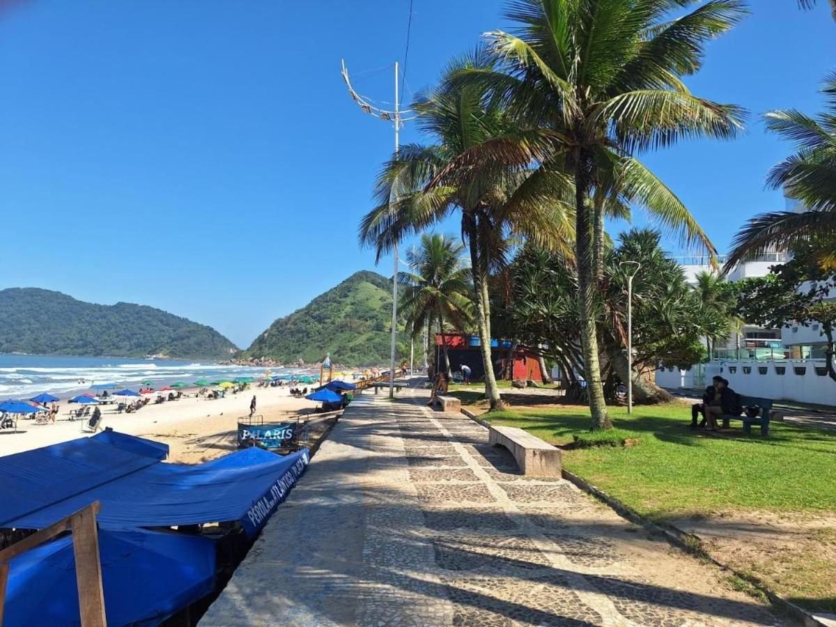 1E - Pé na areia do Guarujá - Praia do Tombo Exterior foto